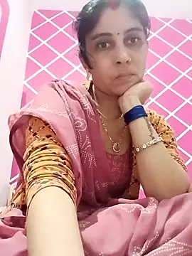 Snapshot of Hot_ree85 chatting on February 24, 2026, 6:58 am Hot ree85 online show from February 24, 2026, 6:58 am