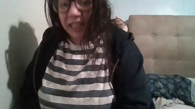 Snapshot of bellakay19 chatting on February 8, 2026, 6:49 pm bellakay19 online show from February 8, 2026, 6:49 pm