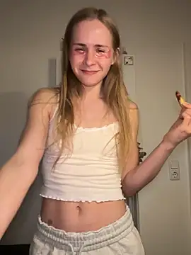 Sunny Eve online show from April 5, 2026, 7:31 pm