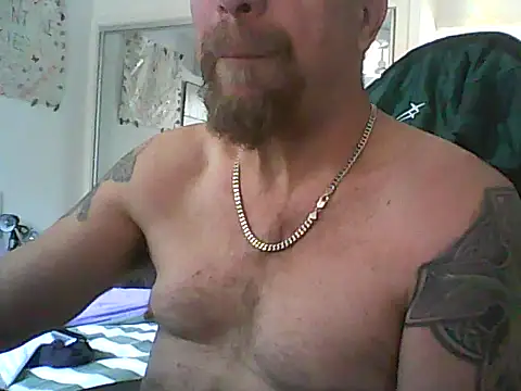 Snapshot of loudandproud chatting on April 1, 2026, 9:56 pm loudandproud online show from April 1, 2026, 9:56 pm