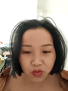 Snapshot of __BingBing__ chatting on February 19, 2026, 5:37 am BingBing online show from February 19, 2026, 5:37 am