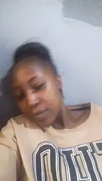 CocoButterxox online show from April 23, 2026, 1:13 pm