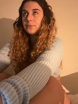 Snapshot of joanaguerreiru chatting on February 14, 2026, 12:11 am joanaguerreiru online show from February 14, 2026, 12:11 am