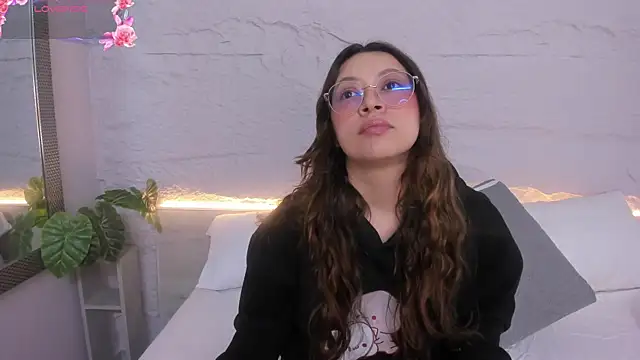 lanna 18  online show from April 7, 2026, 11:45 am