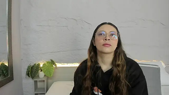 lanna 18  online show from March 24, 2026, 11:32 am