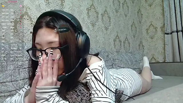 AprilOnilll online show from April 24, 2026, 5:15 pm