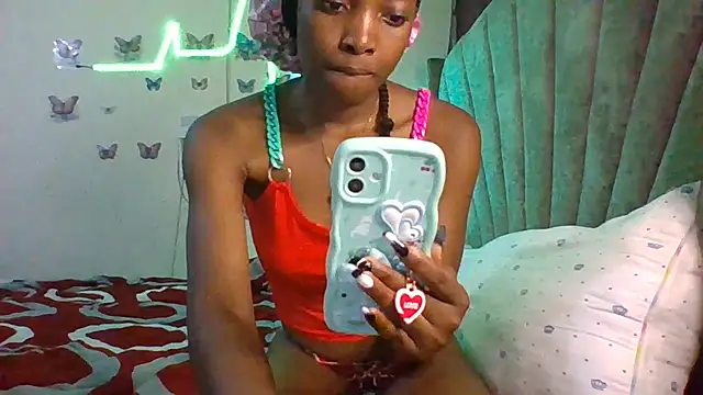 Snapshot of smily_sophia chatting on February 26, 2026, 6:35 am smily sophia online show from February 26, 2026, 6:35 am