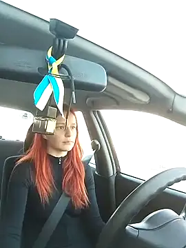 Lily Viola online show from March 12, 2026, 6:39 am