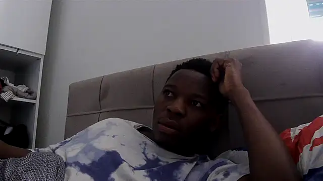 Bigchocco online show from April 14, 2026, 7:35 am