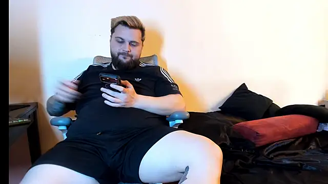 ashtondel online show from April 5, 2026, 2:02 pm