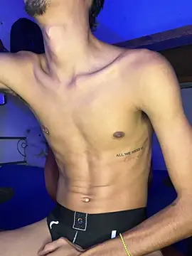 Snapshot of alexx_23cm chatting on April 6, 2026, 11:06 pm alexx 23cm online show from April 6, 2026, 11:06 pm