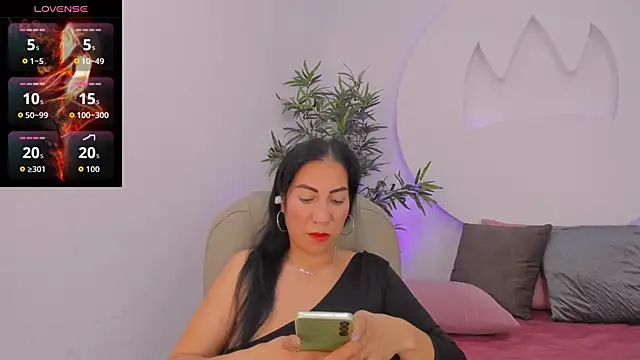 AmberJoyMilf online show from April 15, 2026, 7:58 pm