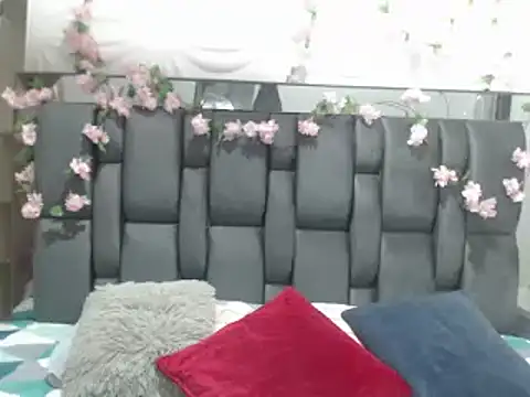 lindajohnson22 online show from January 14, 2026, 5:00 am