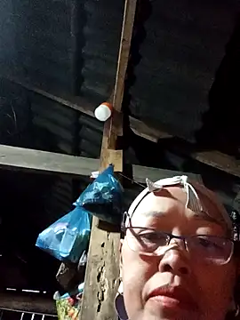 Snapshot of Agnes-baby chatting on February 4, 2026, 10:54 am Agnes-baby online show from February 4, 2026, 10:54 am