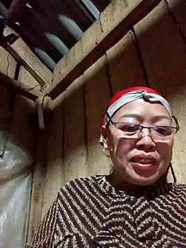 Snapshot of Agnes-baby chatting on February 28, 2026, 2:17 pm Agnes-baby online show from February 28, 2026, 2:17 pm