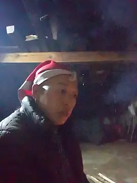 Snapshot of Agnes-baby chatting on January 10, 2026, 11:44 pm Agnes-baby online show from January 10, 2026, 11:44 pm