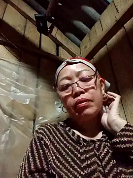 Snapshot of Agnes-baby chatting on February 27, 2026, 2:06 pm Agnes-baby online show from February 27, 2026, 2:06 pm