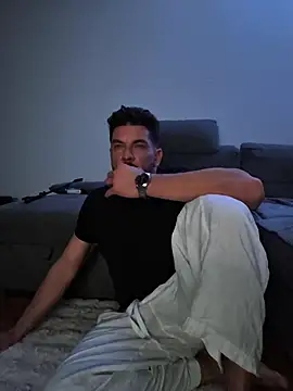 Angelo 33 online show from January 12, 2026, 4:03 pm