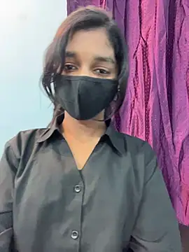 HotxAnamika online show from February 3, 2026, 9:47 am