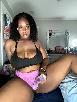 Snapshot of yaralucki chatting on January 12, 2026, 3:08 pm yaralucki online show from January 12, 2026, 3:08 pm