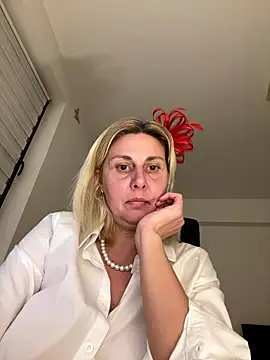 Snapshot of Amelia9798 chatting on January 17, 2026, 8:56 pm Amelia9798 online show from January 17, 2026, 8:56 pm