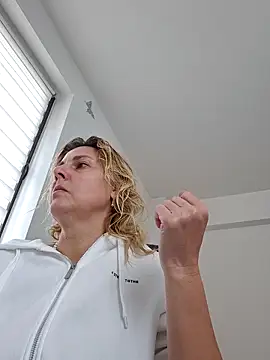 Snapshot of Amelia9798 chatting on February 23, 2026, 6:47 am Amelia9798 online show from February 23, 2026, 6:47 am