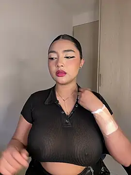 Snapshot of SASHASTRADA_ chatting on February 21, 2026, 1:07 am SASHASTRADA online show from February 21, 2026, 1:07 am