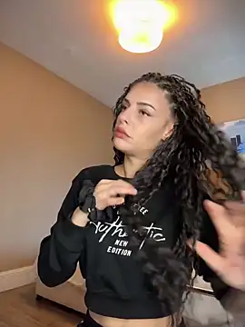 Snapshot of dear2002 chatting on February 5, 2026, 9:16 am dear2002 online show from February 5, 2026, 9:16 am