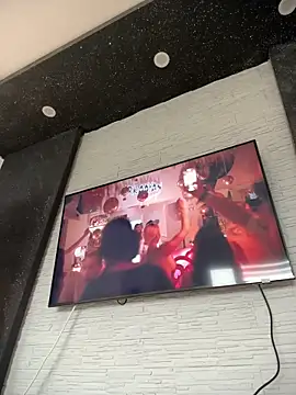 Snapshot of dear2002 chatting on February 11, 2026, 10:04 am dear2002 online show from February 11, 2026, 10:04 am