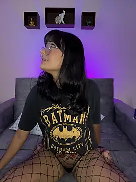 Iam Lyan  online show from April 1, 2026, 7:44 pm