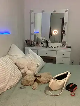 bombomcherry6 online show from January 14, 2026, 3:43 am