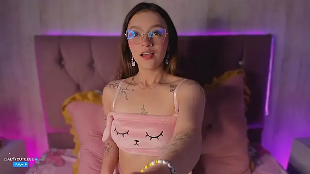 alyy cut3 online show from March 13, 2026, 8:25 pm