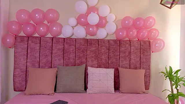 Mayleeth online show from March 18, 2026, 2:41 pm