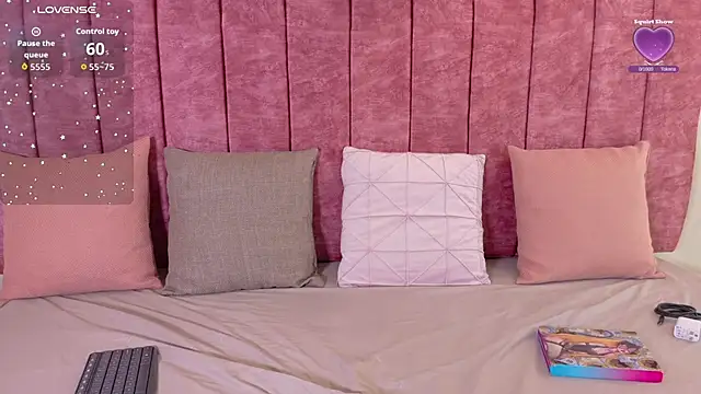 Snapshot of Mayleeth chatting on February 28, 2026, 12:49 pm Mayleeth online show from February 28, 2026, 12:49 pm