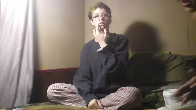 Snapshot of jojosbizarrelyf chatting on January 8, 2026, 2:17 am jojosbizarrelyf online show from January 8, 2026, 2:17 am