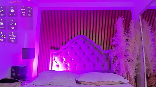 Violett hott  online show from February 19, 2026, 1:30 pm