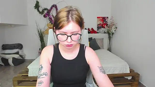 Lily Say online show from January 9, 2026, 10:44 am