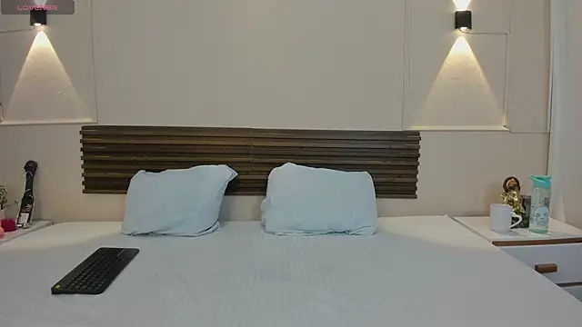 Snapshot of salome_diamond chatting on February 19, 2026, 7:00 pm salome diamond online show from February 19, 2026, 7:00 pm