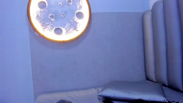 Luna  02 online show from February 11, 2026, 11:21 am