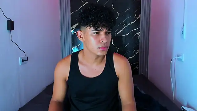 jamescurly00 online show from February 5, 2026, 8:54 am