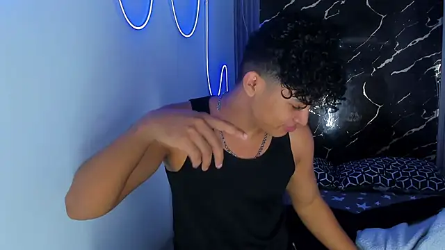 jamescurly00 online show from January 8, 2026, 11:11 pm