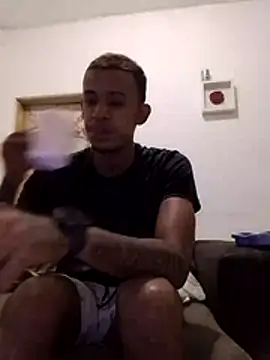 Magrinhodelicia011 online show from June 9, 2026, 10:44 pm