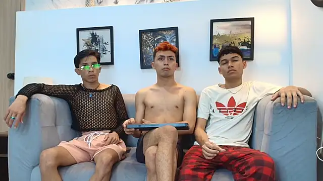 Snapshot of AVENGER_BOYS2026 chatting on February 7, 2026, 1:24 am AVENGER BOYS2026 online show from February 7, 2026, 1:24 am