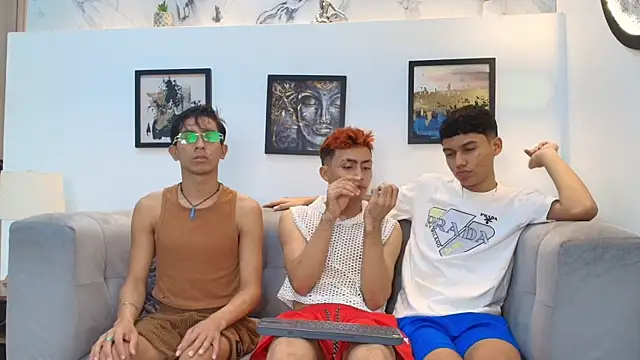 Snapshot of AVENGER_BOYS2026 chatting on February 5, 2026, 1:23 am AVENGER BOYS2026 online show from February 5, 2026, 1:23 am