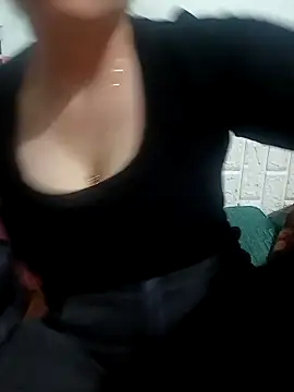 Snapshot of Tulip_Giang chatting on January 6, 2026, 10:41 am Tulip Giang online show from January 6, 2026, 10:41 am