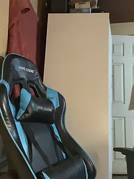 ParejaSutra69 online show from April 5, 2026, 11:00 pm