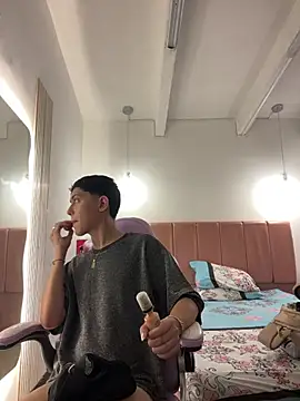 Iamcami  online show from February 26, 2026, 6:52 pm