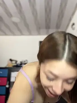 NatalyPinky online show from May 10, 2026, 5:37 pm