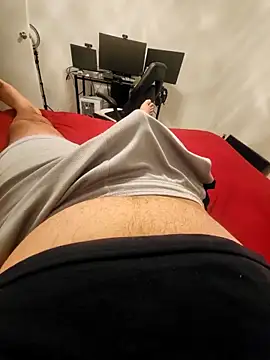 Snapshot of alexandercubo chatting on February 11, 2026, 1:16 am alexandercubo online show from February 11, 2026, 1:16 am