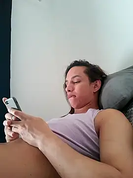 ofjuliaa online show from April 1, 2026, 7:33 pm